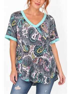 Honeyme blue & grey paisley print V neck tee